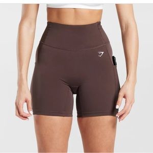 GYMSHARK shorts with pockets